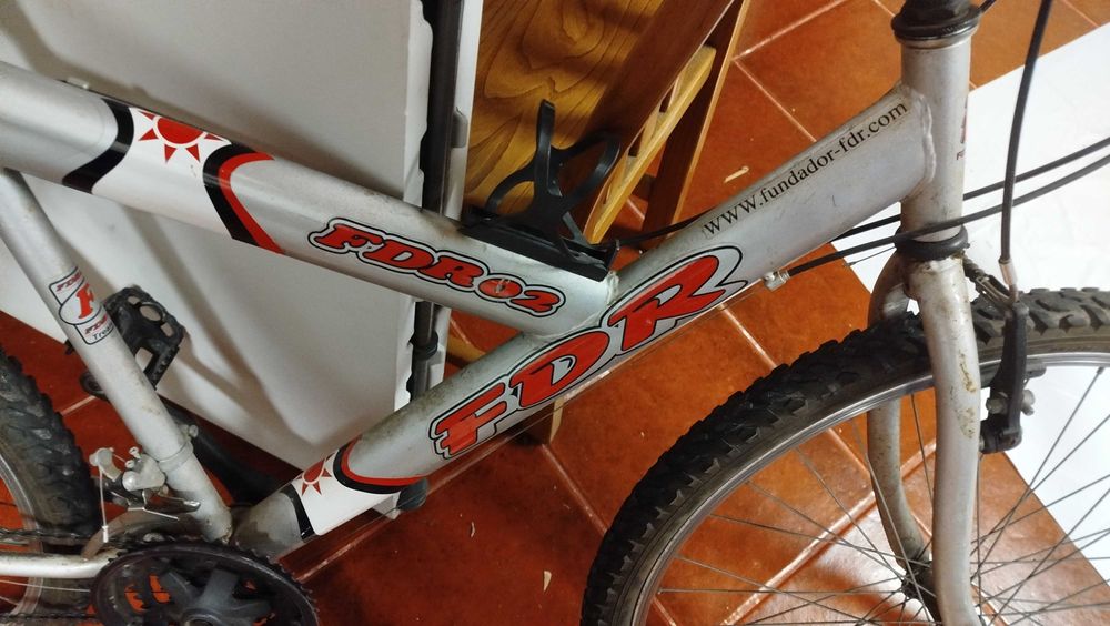 Bicicleta de montanha algumas falhas