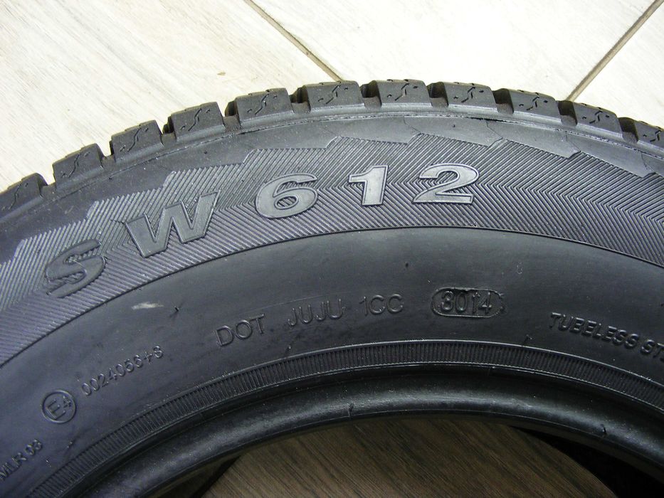 Зимова гума 205/70/15С -2 шт.Goodride SW612 .