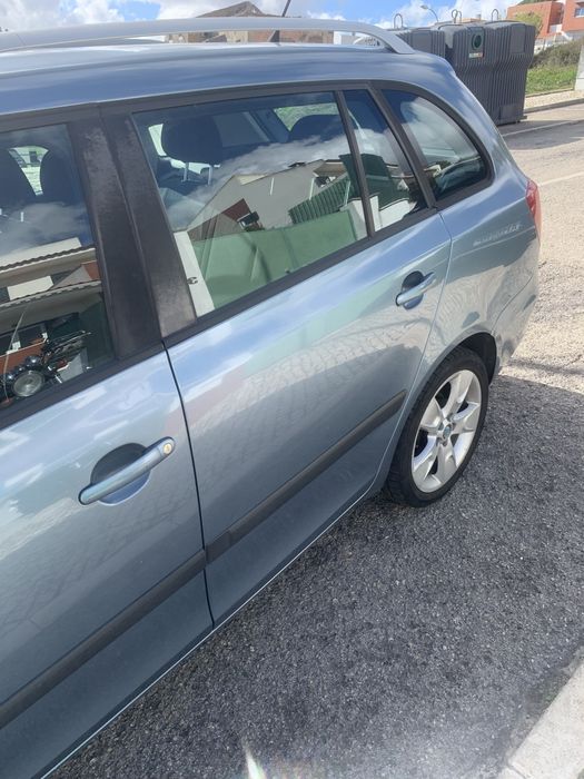 Skoda Fabia 2009 1.2 Gasolina foto 2