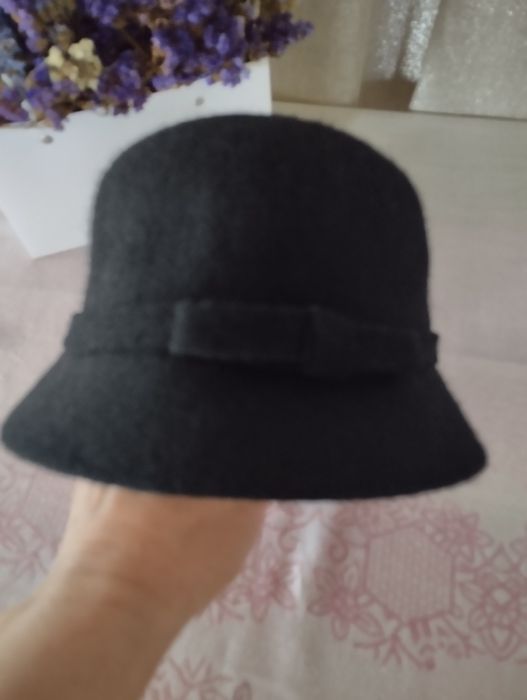 Капелюшок жіночий