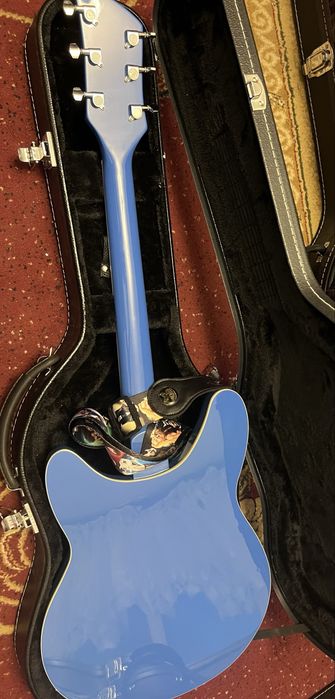 Rickenbacker электро-гитара + кейс