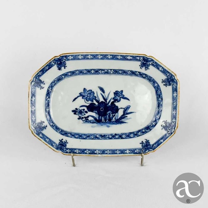 Travessa China, Período Qianlong, séc. XVIII, flores e borboletas