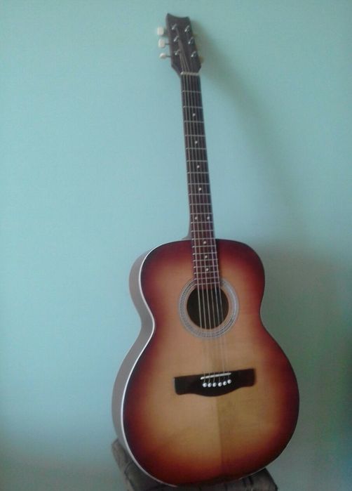 Гитара акустическая