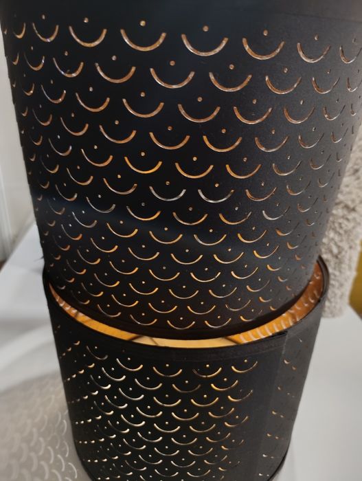 2  Abajur Nymo, preto e dourado   44 cms
