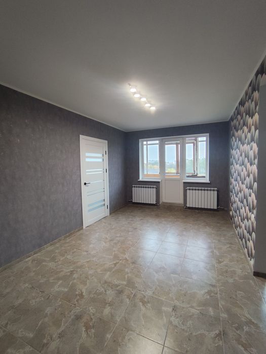 Продаж двокімнатної квартири вул.Небесної Сотні