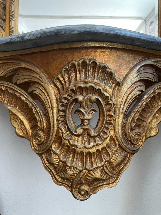 Vintage - Credencia/Mesa em talha dourada