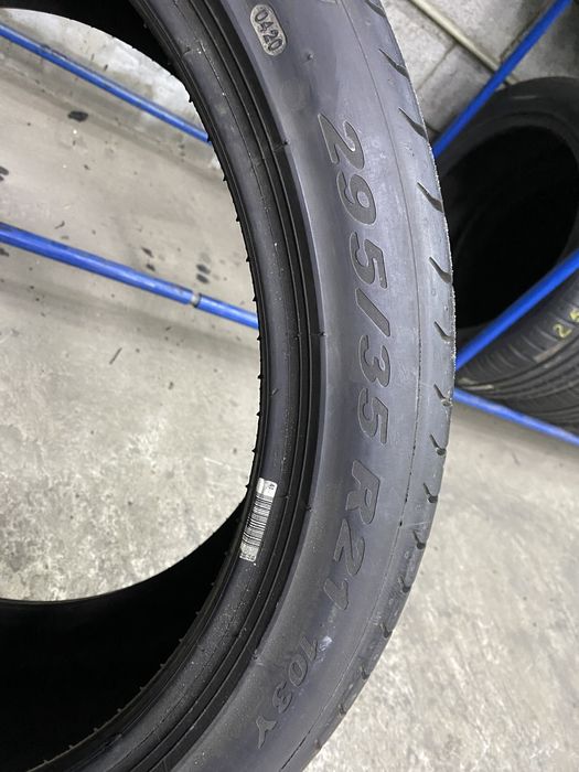 Літні шини 295/35 R21 PIRELLI