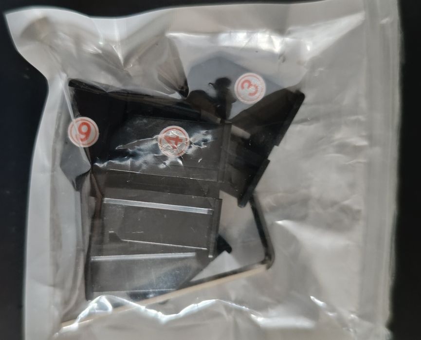 Suporte de carregamento Ziku para iPhone do 5 ao 14, como novo