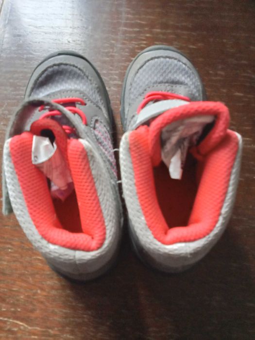 Sapatilhas de criança nr. 25