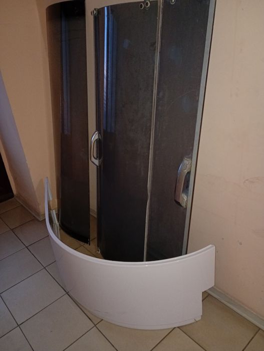 Панель для поддона душевой кабины.