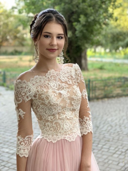 Сукня випускна