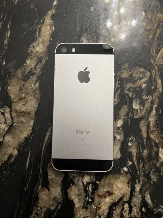 iPhone SE 32GB sprawny dotyk ok bateria ok do uzytku