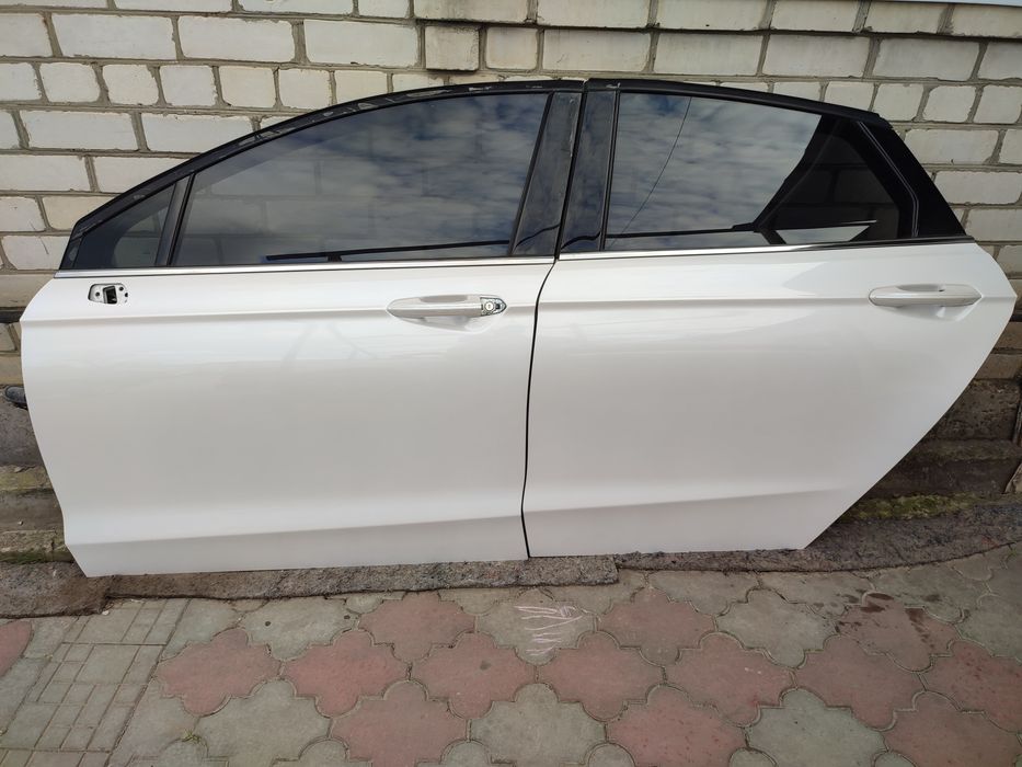 Двері на форд фьюжн кольори різні стан також