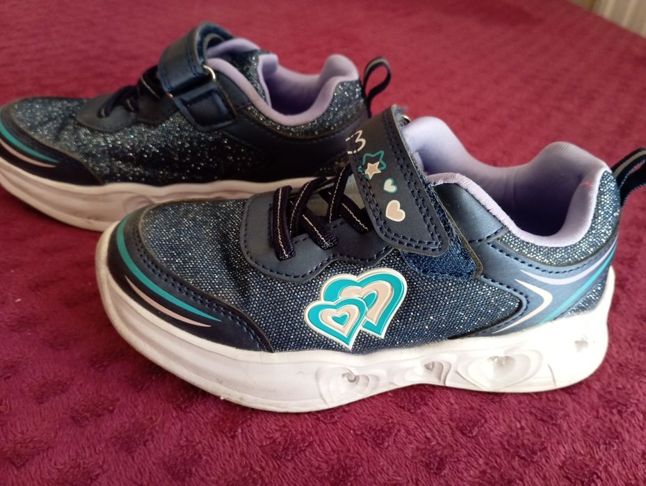 Świecące buty dla dziewczynki r 28