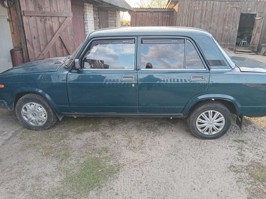 Автомобіль ваз 2107