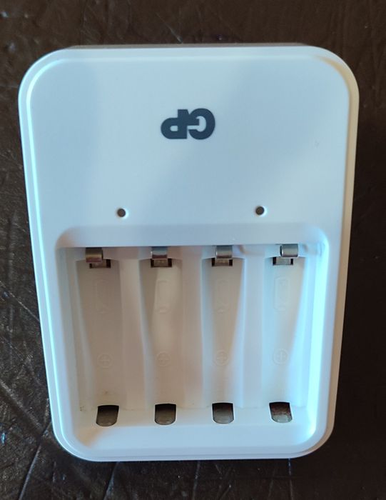 Зарядний пристрій GP PowerBank