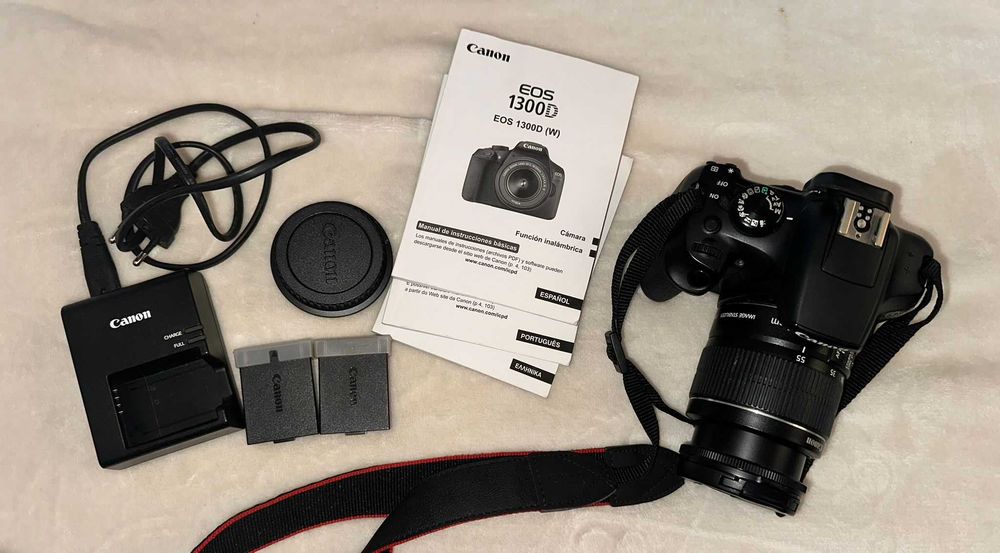 Canon EOS 1300D com lente EFS 18-55mm