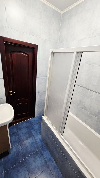 Продам 3кв. Центр, сталинка 2 этаж, гараж, набережная