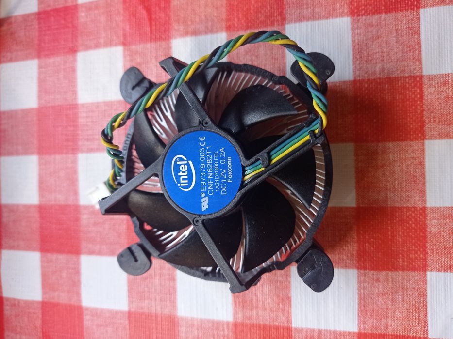 Processador Intel 7 Geração i5 - 7400 Com Cooler