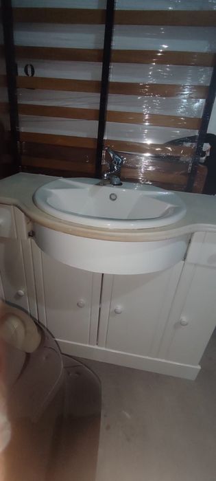 Vendo lavatório , usado