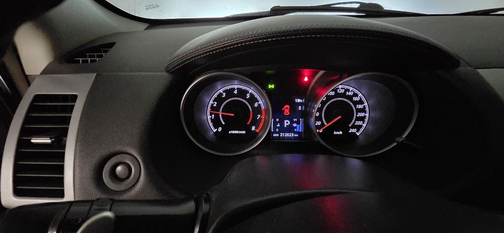 Mitsubishi outlander xl 2011р 2.4 газ-бензин