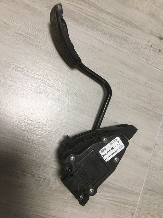 Pedał gazu opel vivaro