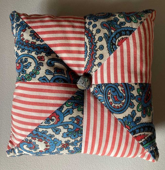 Pequena Almofada Decorativa