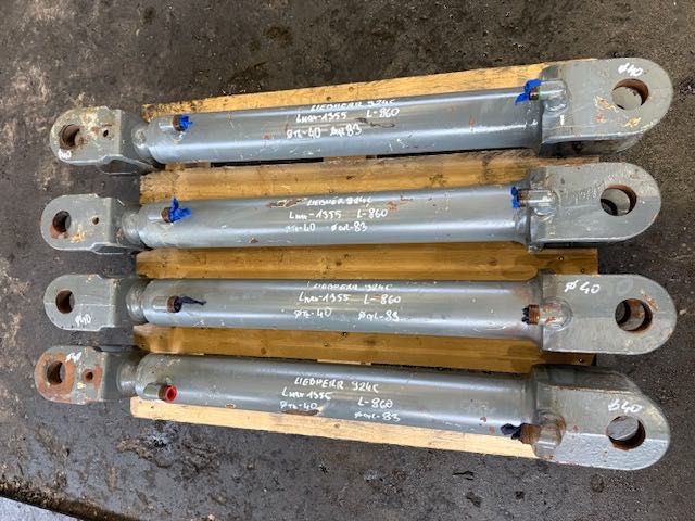 LIEBHERR L 524 siłownik hydrauliczny  komplet 4 szt