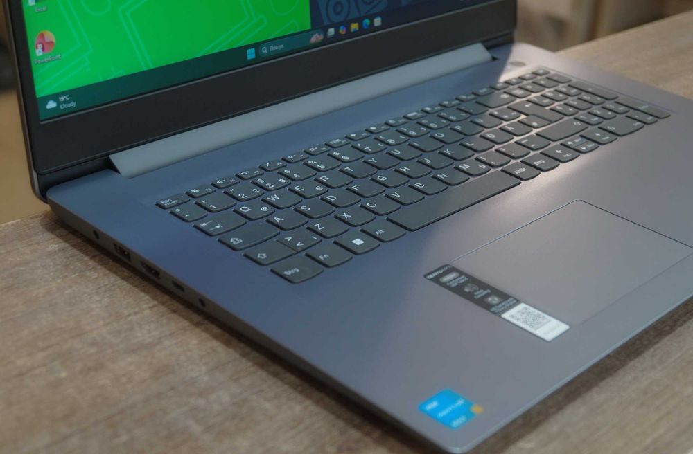 ГАРАНТІЯ Lenovo (17"/Pentium Gold 8505U/RAM 8гб DDR4/SSD 512гб)TVOYO