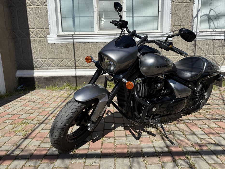Suzuki Intruder (M50) boulevard
