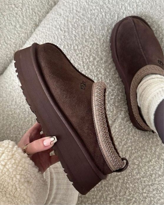 Нові угги tazz шоколадного кольору розмір 40 26 см стелька