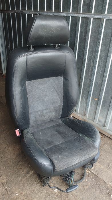 Fotel kierowcy Mondeo mk3 półskóra alkantara