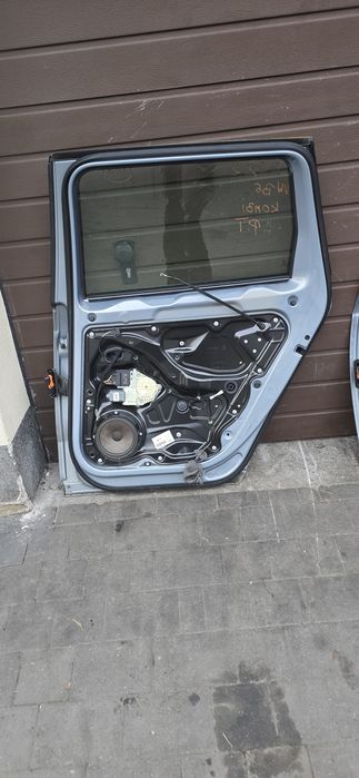 Drzwi prawy tył VW Passat B6 kombi LC7Z