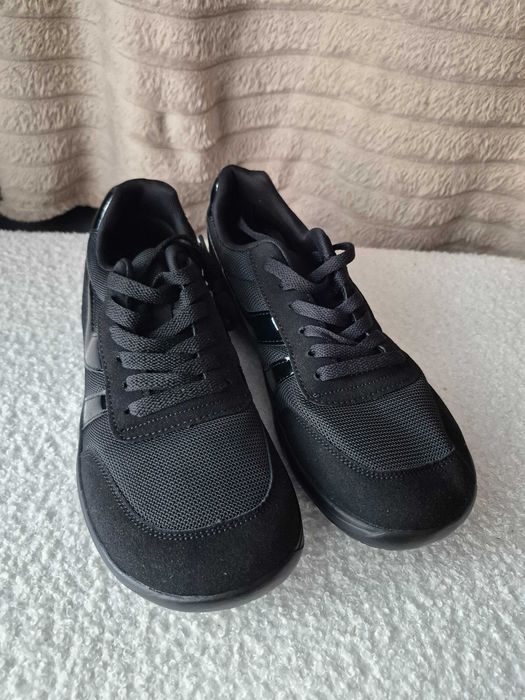 Czarne sneakersy