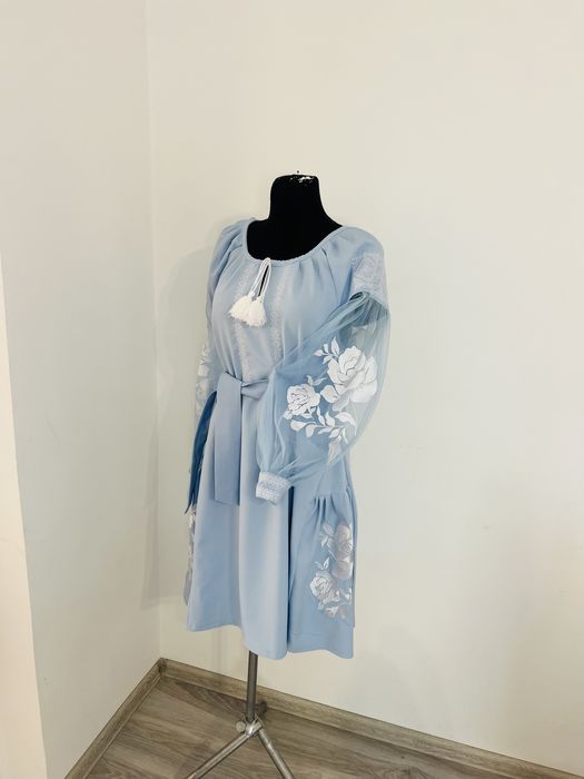 Стильні Вишиті Плаття