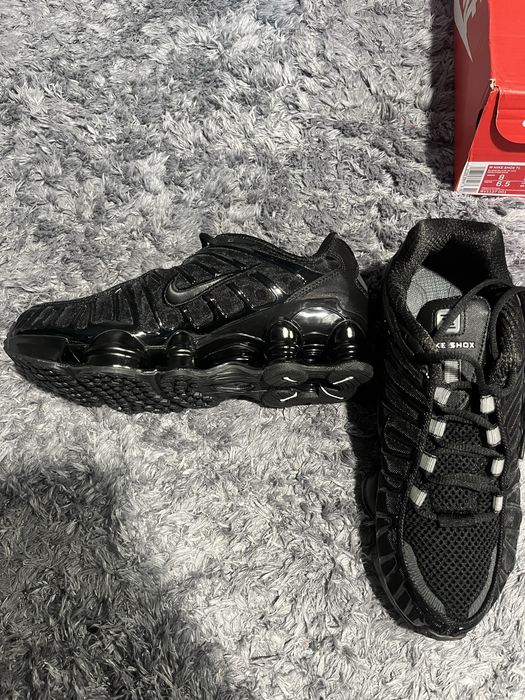 Czarne Nike Shox