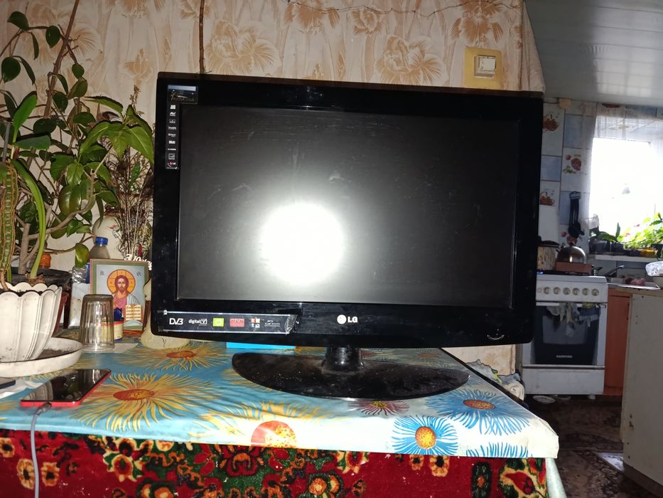 Телевизор LG 26LG3050-ZA.  26 дюймов