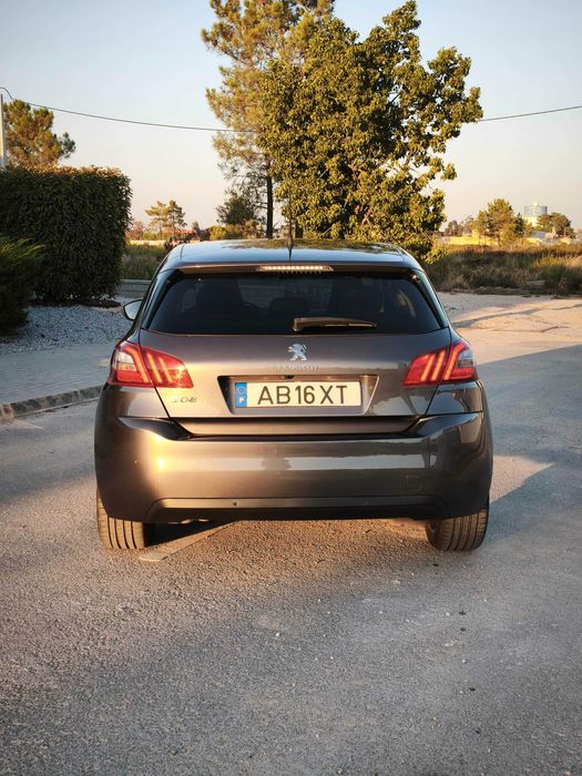 Peugeot 308 1.5 Bluehdi 130cv, único dono. Também posso mostrar em Portimão aos fins de semana.