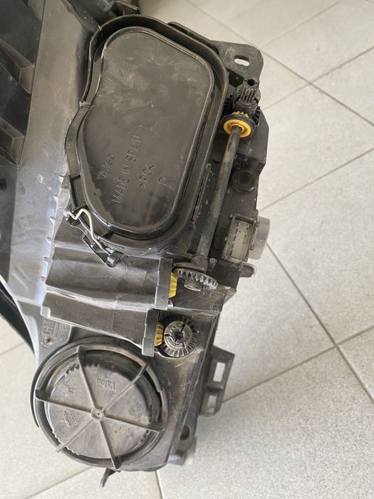 Óptica/Farol Direito Opel Corsa D