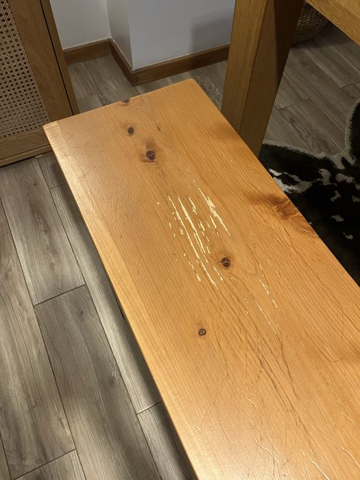 Banco de madeira maciça