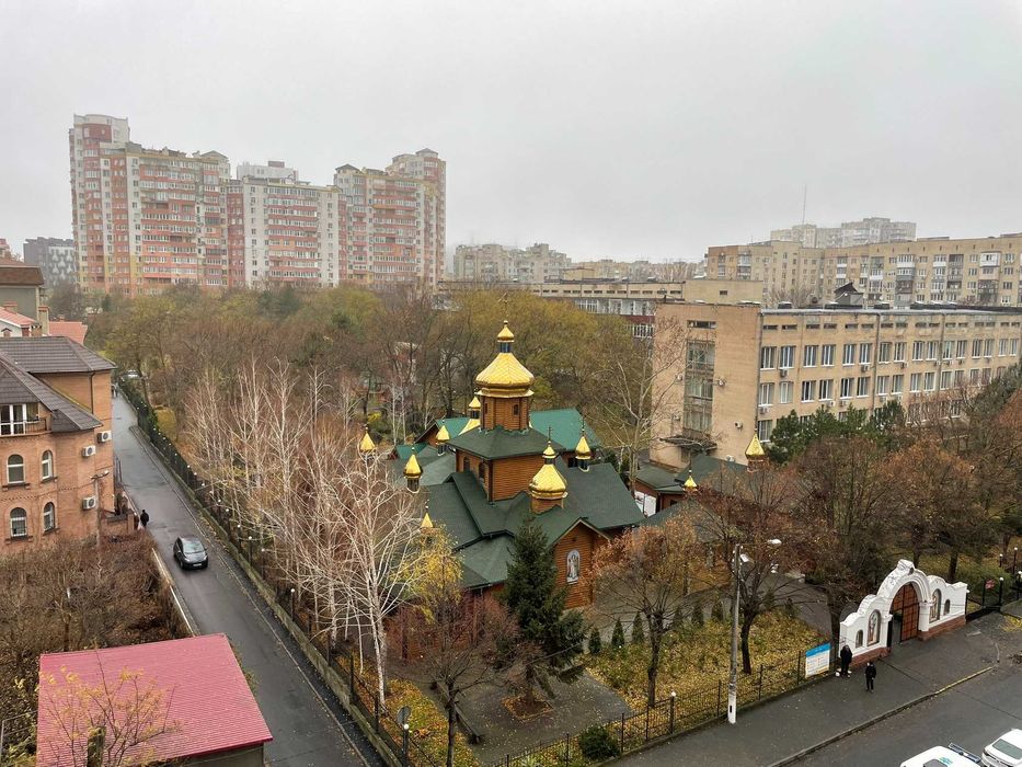 Большая семейная квартира 130м 6 этаж. Теплый дом, парковка во дворе.