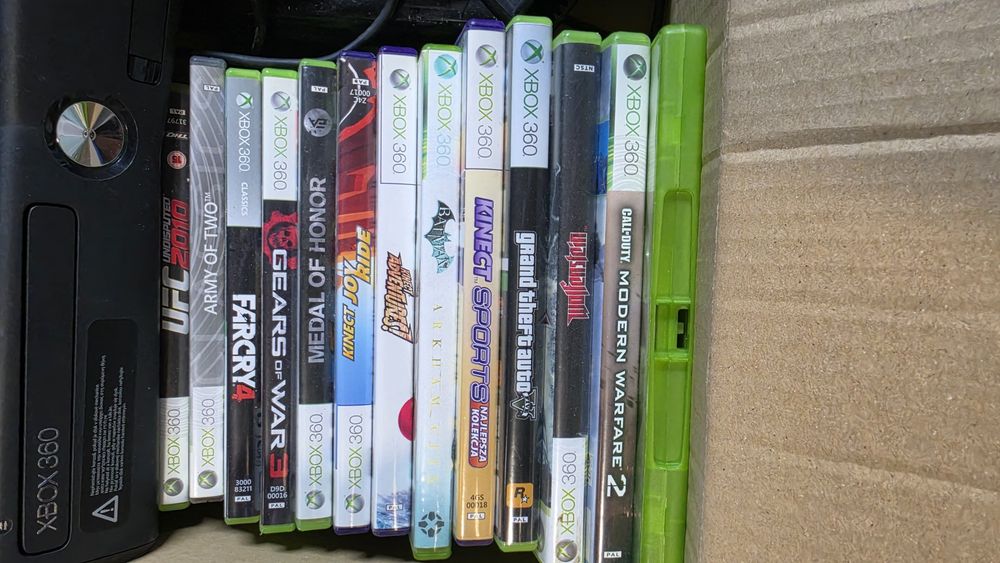 Konsola XBOX 360 + kinect