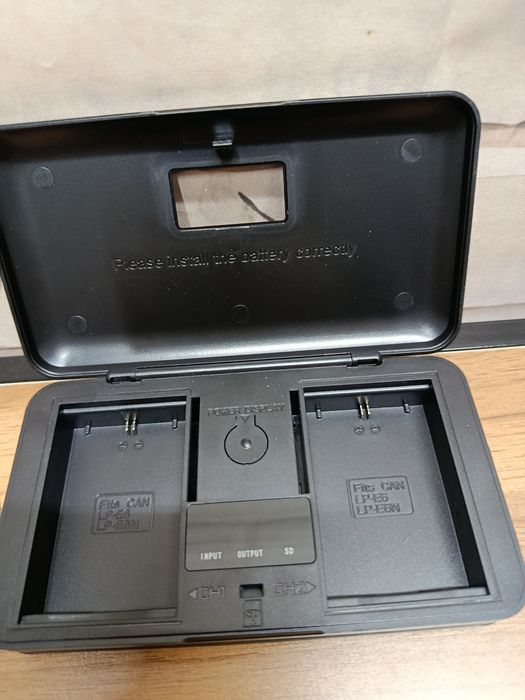 Podwójna ładowarka  / powerbank + 2 szt. Akumulator LP-E6H