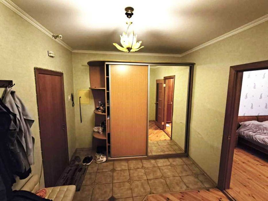 Двокімнатна 90 м², Соломянський р-н, 3 поверх — продається