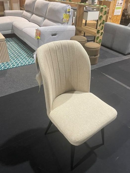 Vendo Movel de tv com leds + Mesa de jantar + 2 conjuntos de 4 cadeiras cada