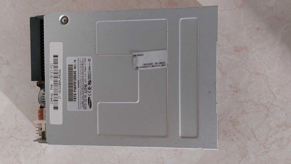 Stacja dyskietek 3,5" 1,44 MB