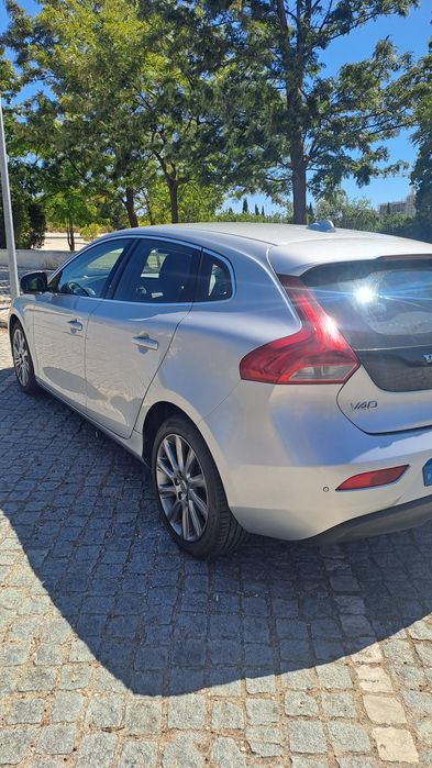 VOLVO V40 D2 2013