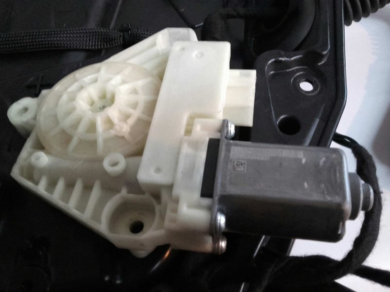 Motor vidro frente direito MERCEDES-BENZ Classe C (W205)