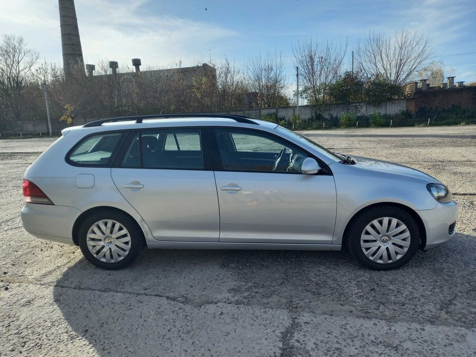 Volkswagen golf 2011року