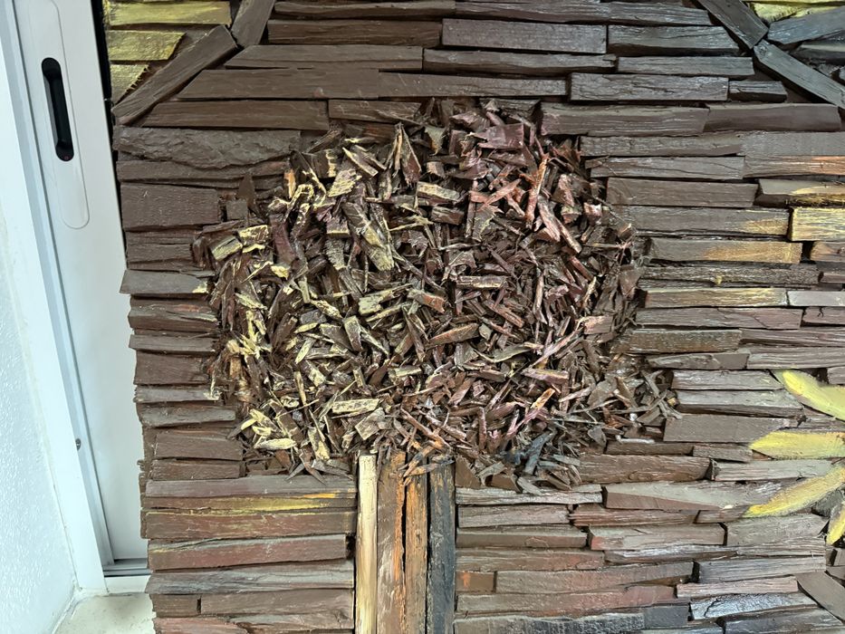 Obra de arte manual em madeira_Antiga